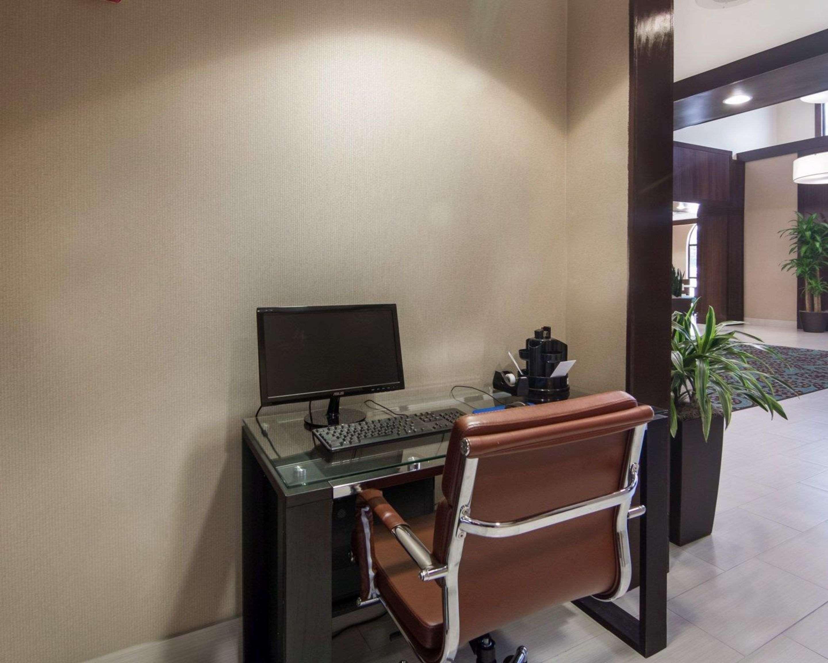 Comfort Suites Houston West At Clay Road מראה חיצוני תמונה